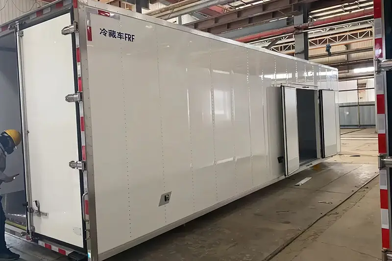 ตัวถังรถบรรทุกห้องเย็น